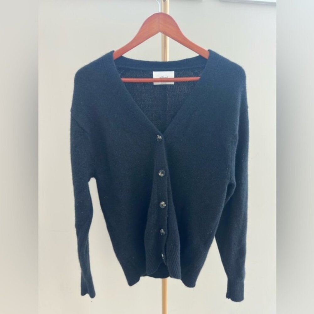 Aritzia Wilfred 100% Cashmere Cardigan XS  Button-Up Relaxed Fit